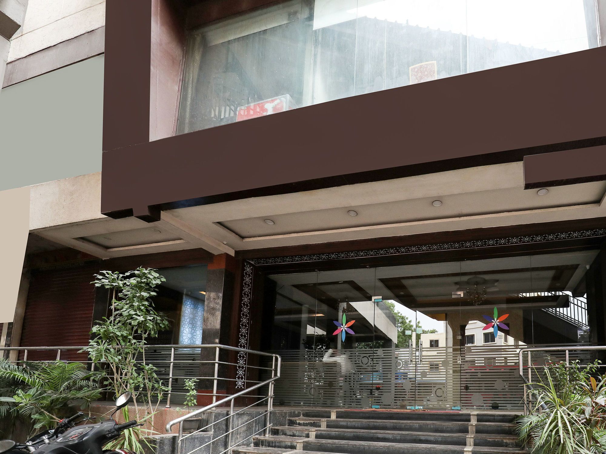 Oyo 16539 Grand Sandarshini Inn Hyderabad Exterior photo